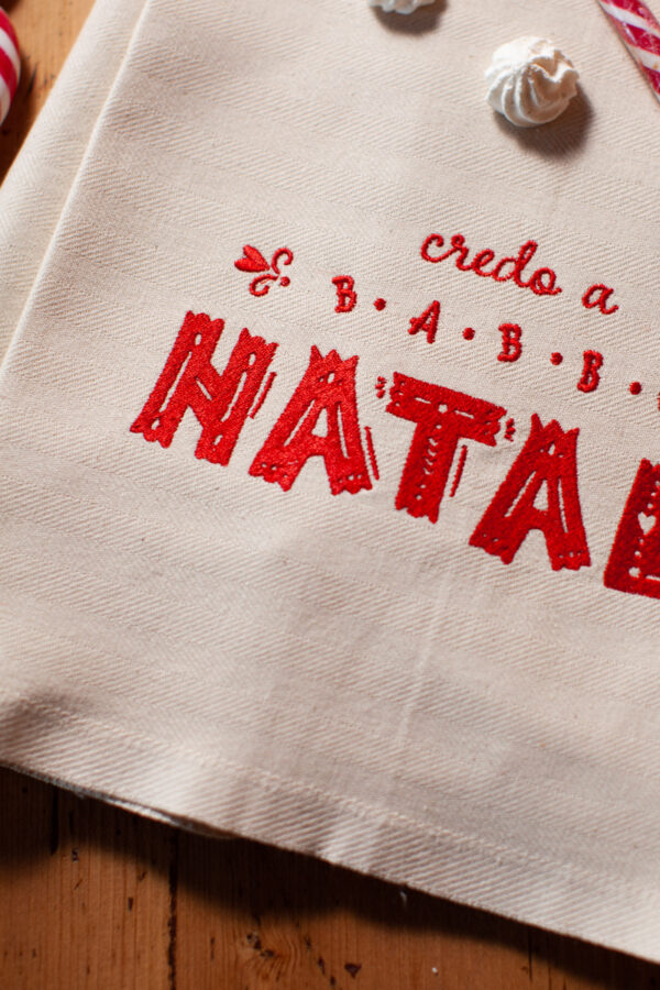 Canovaccio con ricamo di Natale "Credo a Babbo Natale" - immagine 2