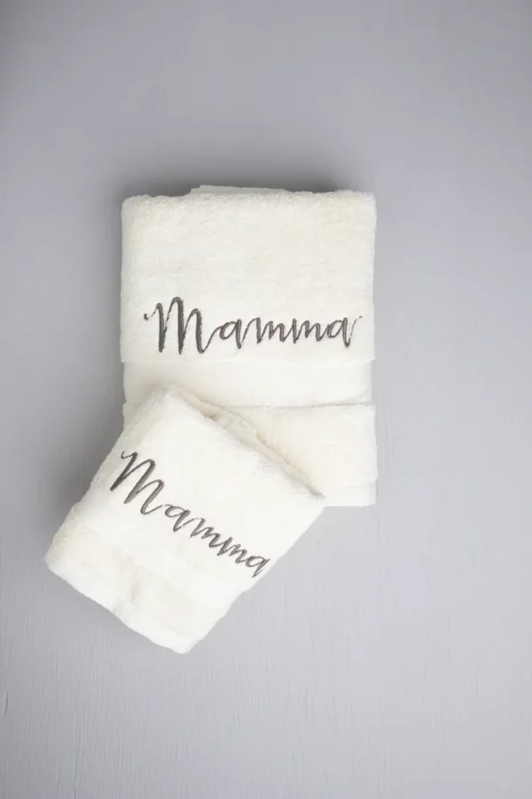 Asciugamani ricamati per la mamma