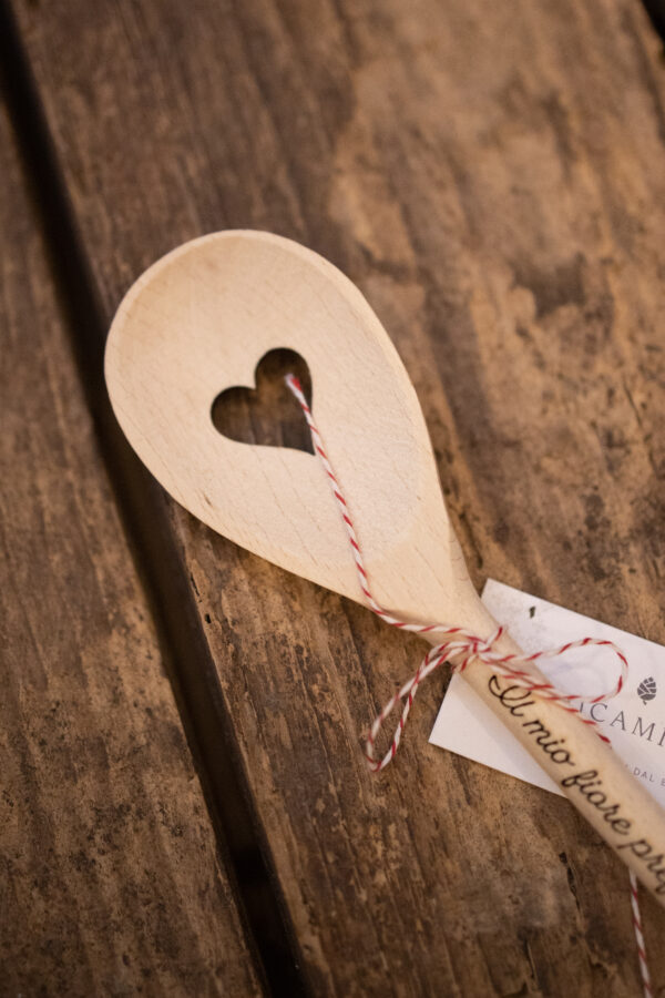 Mestolo con frase incisa "Senti le farfalle allo stomaco? Potrebbe essere fame" - immagine 2