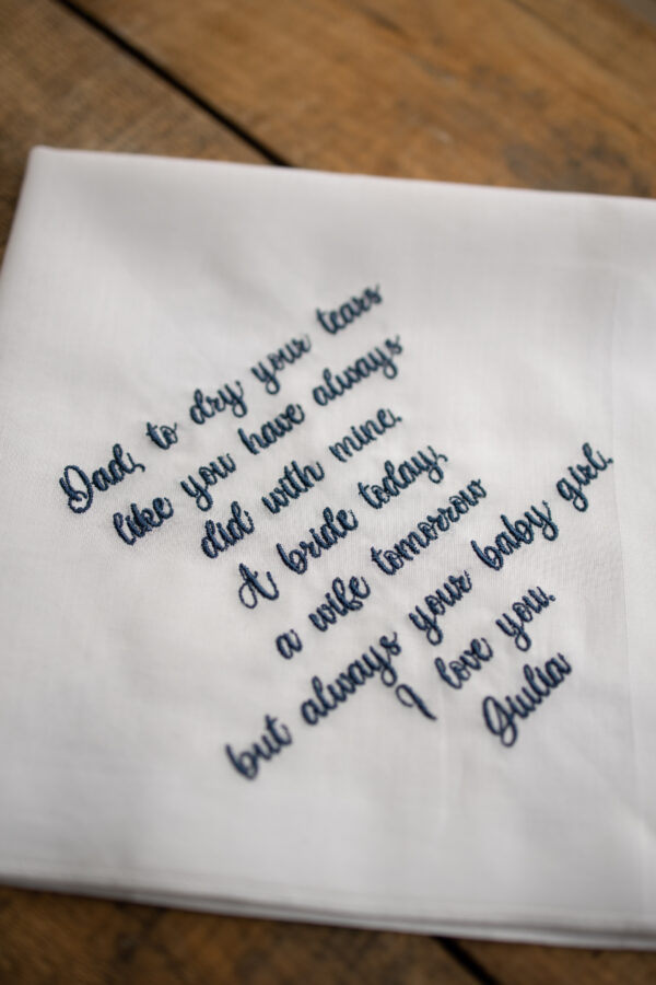Fazzoletto in cotone personalizzato con frase ricamata - immagine 2