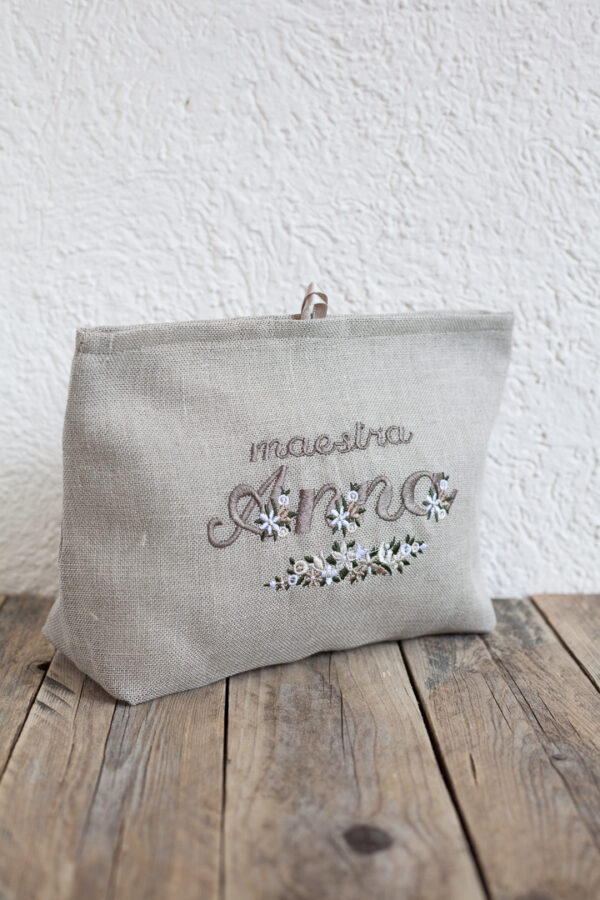 Beauty case per la Maestra, personalizzato con il nome  - ricamo classico