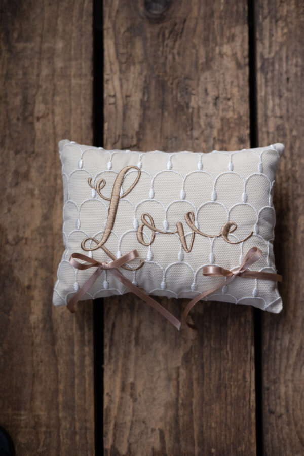 Cuscinetto porta fedi LOVE- in pronta consegna