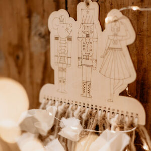 Base in legno laserata - Calendario dell'avvento "Schiaccianoci"