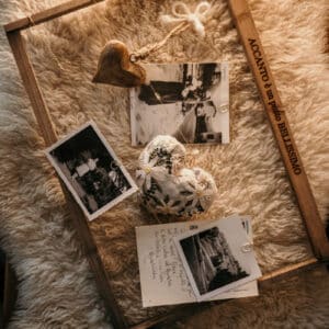 Portafoto in legno " Accanto è un posto bellissimo"